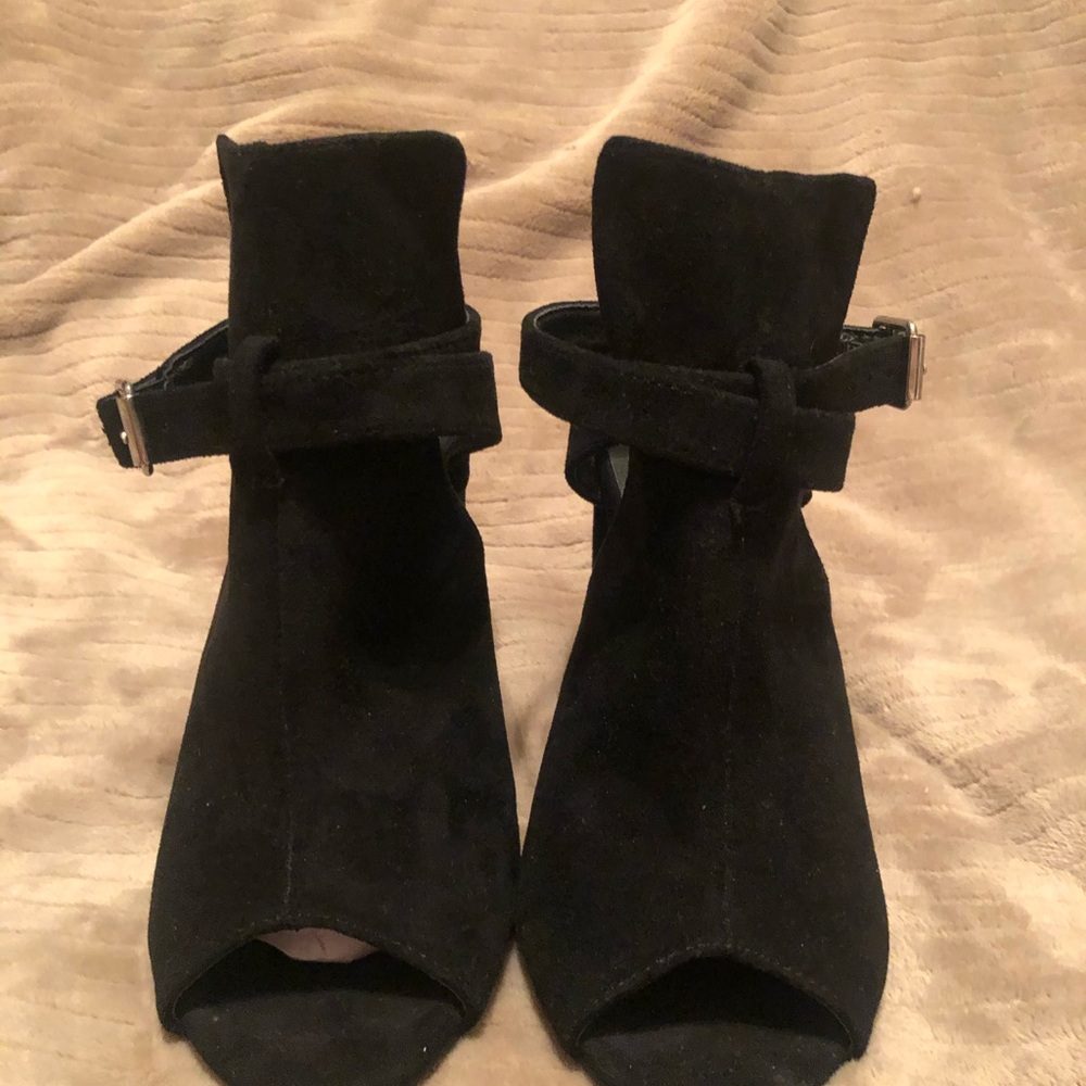 Cute So Me Heels - Picture 2 of 2
